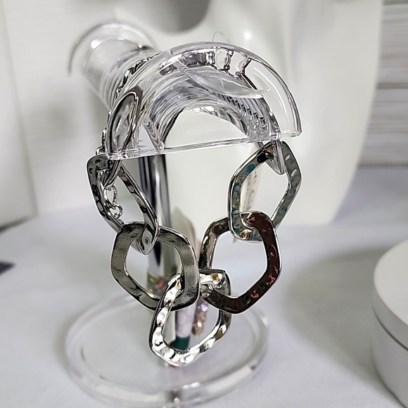 Silver Rhodium Plated Hammered Style Link Bracelet New - Picture 3 of 6